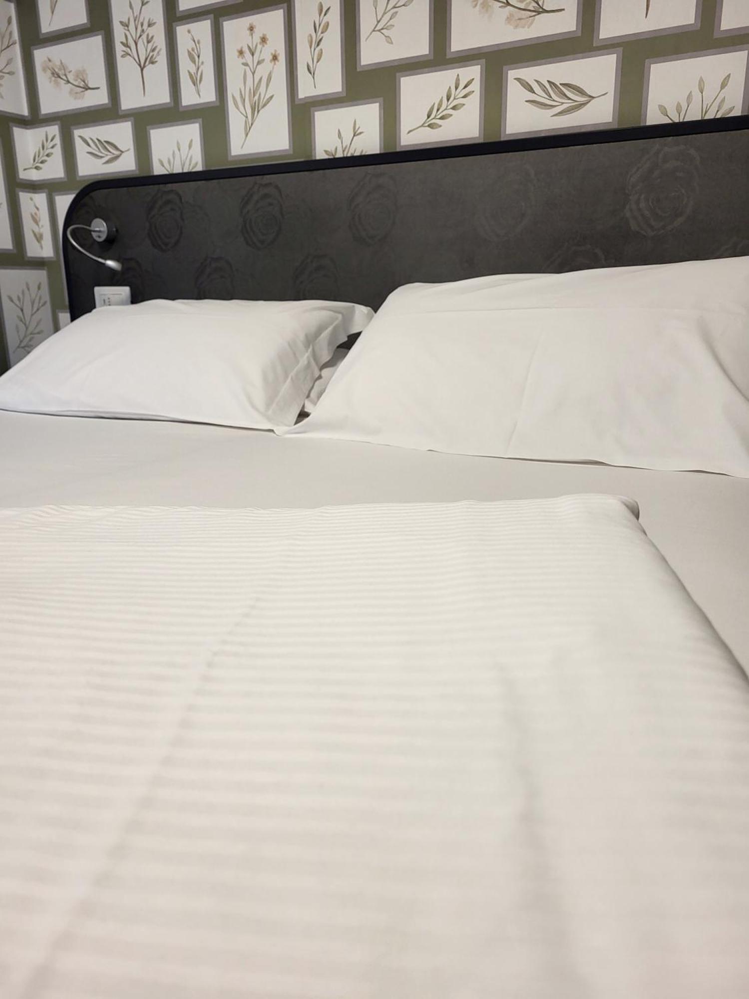 Hi Hotels Torbole - Pool & Spa Torbole Sul Garda Екстериор снимка