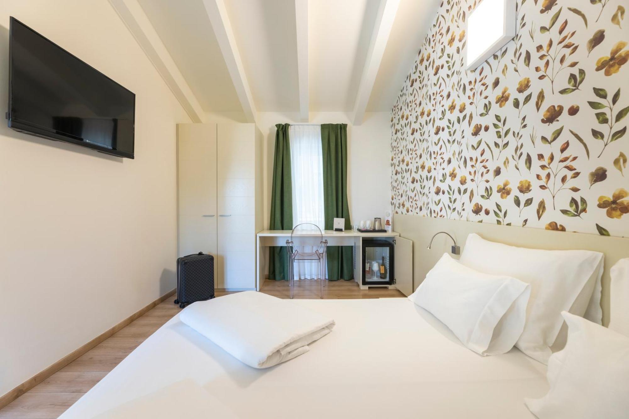 Hi Hotels Torbole - Pool & Spa Torbole Sul Garda Екстериор снимка